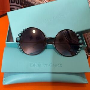Women's Round Sunglasses with Turquoise Accents